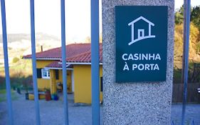 Casinha à Porta